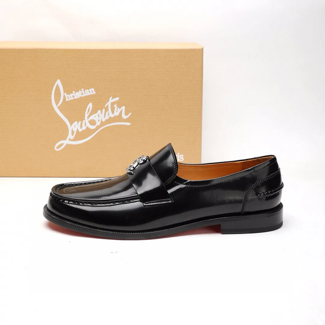 Batch 1,080 yuan 💰••New real shots••CL～High-end men’s 👔casual•loafers with red soles! ••🆑Genuine and top-quality goods from original orders ••✅💯 Purchase goods from top-quality original orders! Original imported patterned cowhide ➕Imported cowhide lining ➕Cowhide feet ➕Original leather outsole~🉑️Feel free to compare the authentic ones! Size: 38-44 (45.46.47 can be customized)